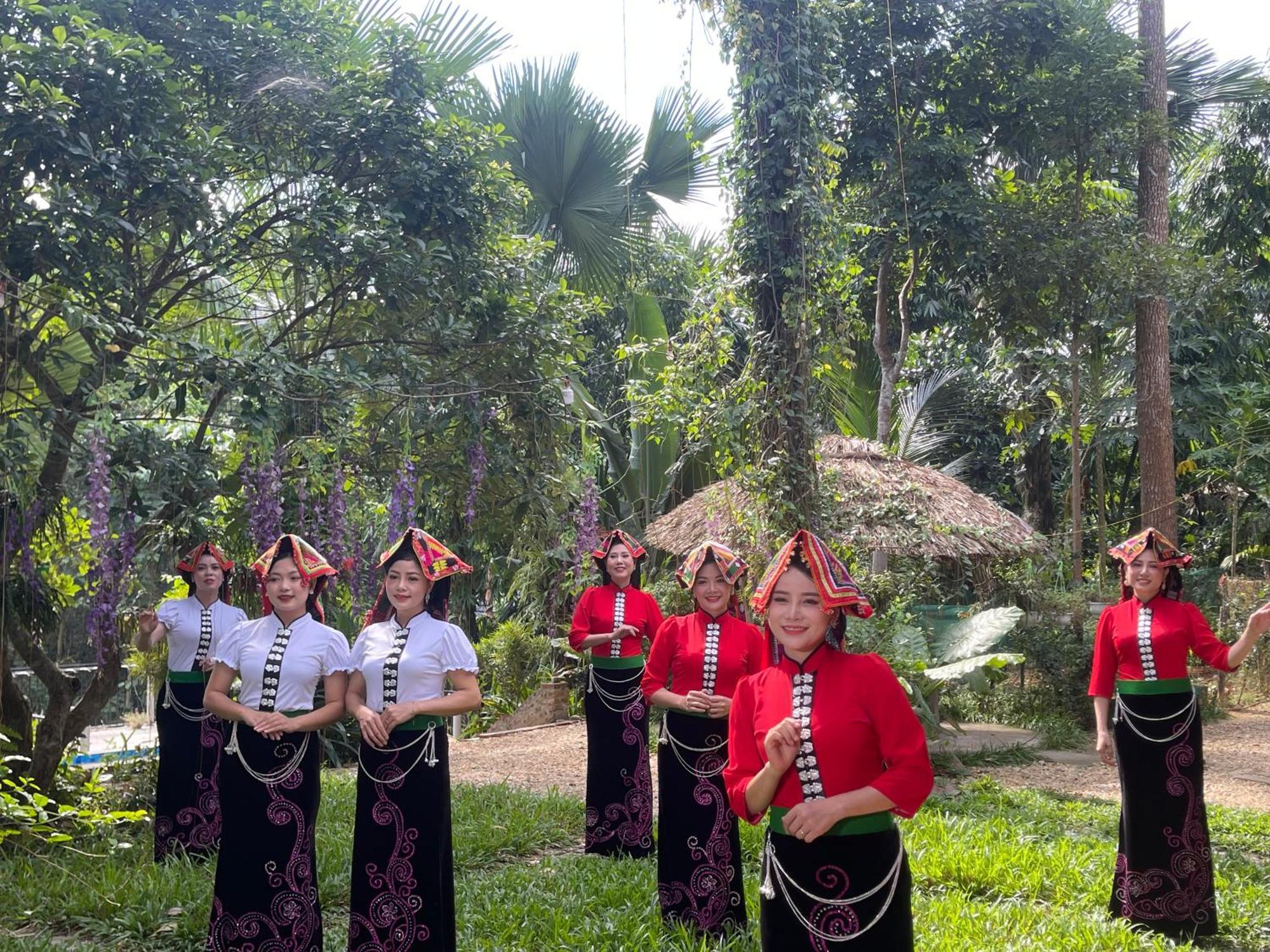 Vu Linh Palm House Homestay - Bungalow Yen Bai Εξωτερικό φωτογραφία
